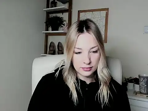 VelvetAngela online show from February 17, 6:32 am