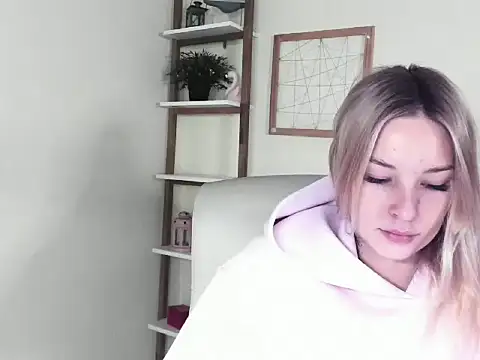 VelvetAngela online show from February 19, 6:53 am