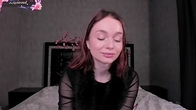 Snapshot of LillianPerry chatting on March 2, 5:31 pm LillianPerry online show from March 2, 5:31 pm