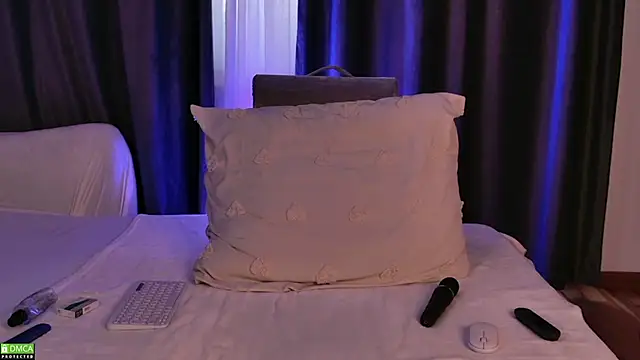 Snapshot of KaylieRosse chatting on June 3, 2:33 pm KaylieRosse online show from June 3, 2:33 pm