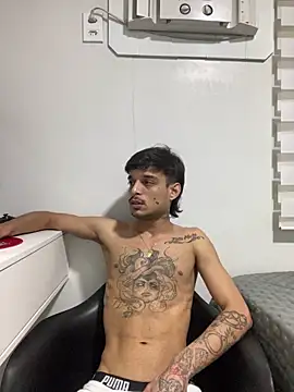 Snapshot of ruffvip chatting on February 10, 12:37 am ruffvip online show from February 10, 12:37 am