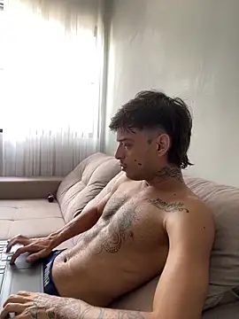 Snapshot of ruffvip chatting on March 9, 1:37 pm ruffvip online show from March 9, 1:37 pm