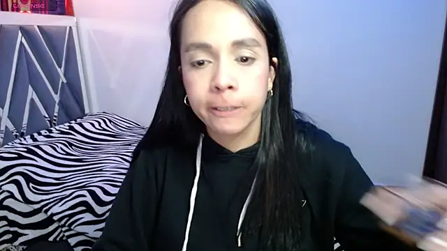 Snapshot of paula_lopez__ chatting on June 9, 5:35 pm paula lopez online show from June 9, 5:35 pm