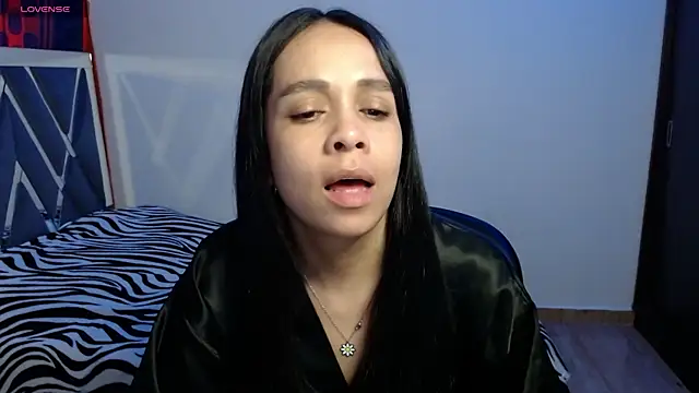 Snapshot of paula_lopez__ chatting on June 20, 10:34 pm paula lopez online show from June 20, 10:34 pm