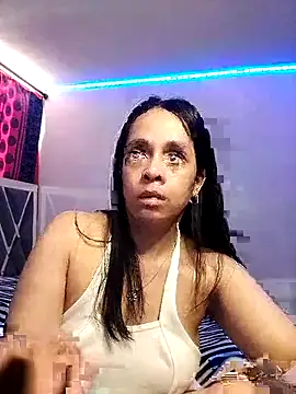 Snapshot of paula_lopez__ chatting on June 25, 6:34 pm paula lopez online show from June 25, 6:34 pm