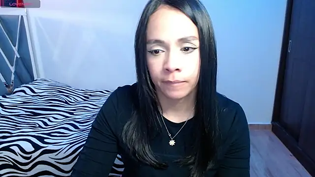 Snapshot of paula_lopez__ chatting on June 28, 5:52 pm paula lopez online show from June 28, 5:52 pm