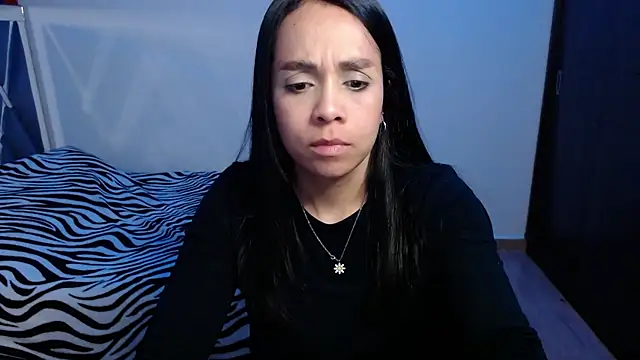 Snapshot of paula_lopez__ chatting on July 4, 1:01 am paula lopez online show from July 4, 1:01 am
