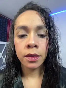 Snapshot of paula_lopez__ chatting on July 22, 11:51 pm paula lopez online show from July 22, 11:51 pm