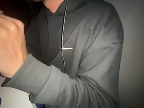 Snapshot of cerejadc chatting on April 13, 3:45 am cerejadc online show from April 13, 3:45 am