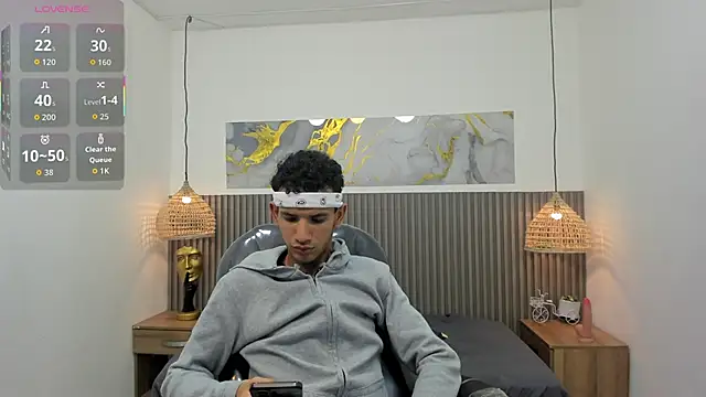 JDWhite18 online show from May 4, 3:24 am