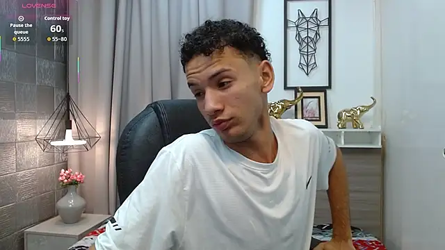 JDWhite18 online show from May 7, 1:55 am