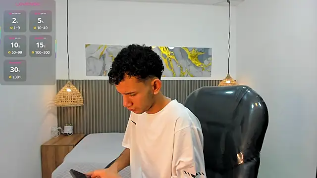 JDWhite18 online show from June 12, 3:49 am