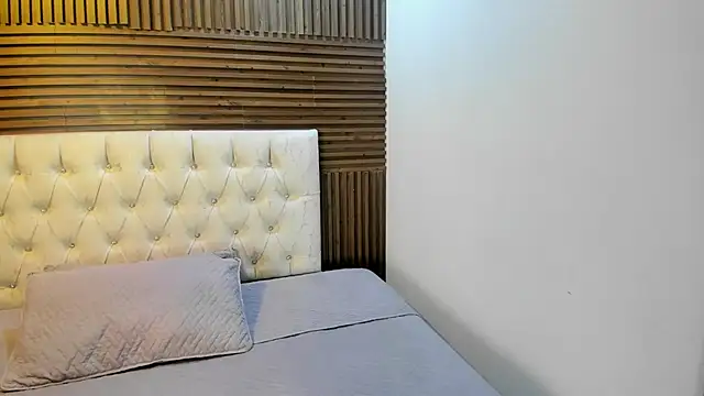 Snapshot of shaden_ chatting on May 5, 7:55 pm shaden online show from May 5, 7:55 pm