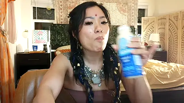 Snapshot of 222goddess444you chatting on February 1, 2:21 am 222goddess444you online show from February 1, 2:21 am