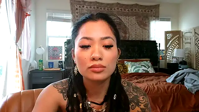 Snapshot of 222goddess444you chatting on February 11, 6:02 pm 222goddess444you online show from February 11, 6:02 pm