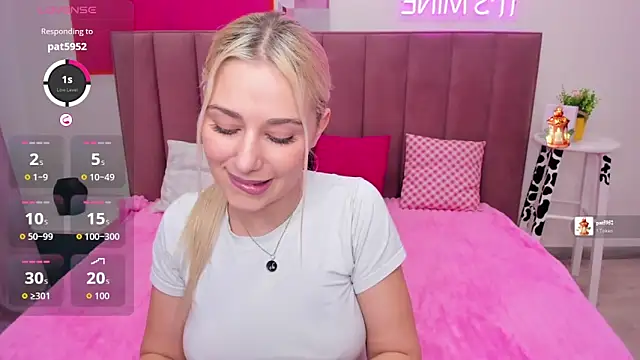 MIla Stunning online show from April 1, 1:28 am