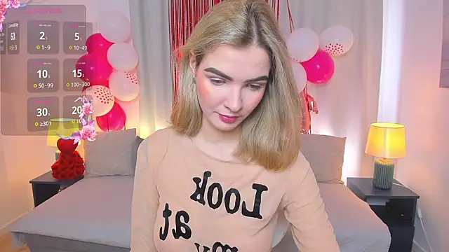 SinLuna  online show from February 15, 1:09 pm