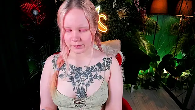 AnnieVibe online show from April 27, 5:33 pm
