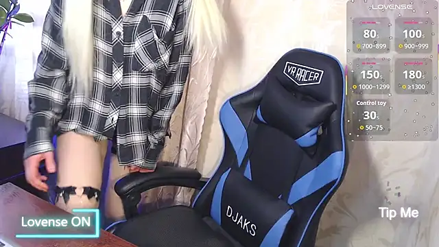 Shiny Victoria online show from March 15, 8:53 am