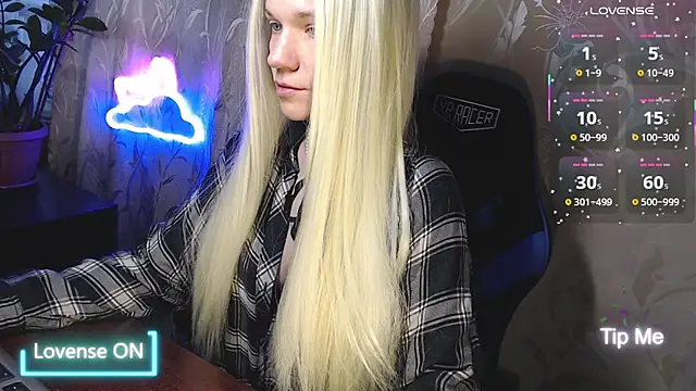 Shiny Victoria online show from March 18, 10:18 am