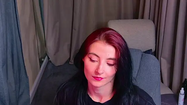 Snapshot of NicoleLuxe chatting on May 12, 6:27 pm NicoleLuxe online show from May 12, 6:27 pm