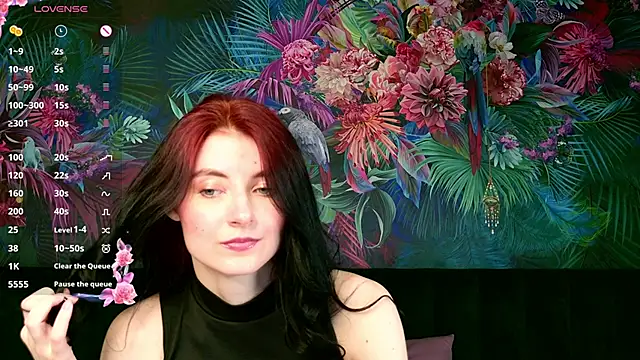 Snapshot of NicoleLuxe chatting on May 19, 7:20 pm NicoleLuxe online show from May 19, 7:20 pm