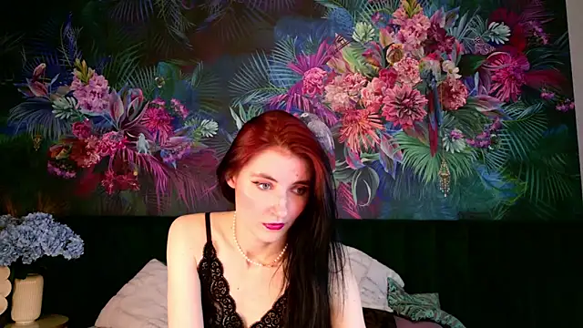 Snapshot of NicoleLuxe chatting on May 22, 7:08 pm NicoleLuxe online show from May 22, 7:08 pm