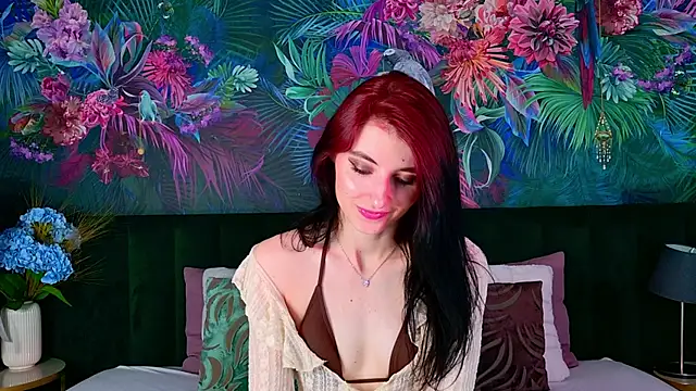 Snapshot of NicoleLuxe chatting on July 10, 5:37 pm NicoleLuxe online show from July 10, 5:37 pm