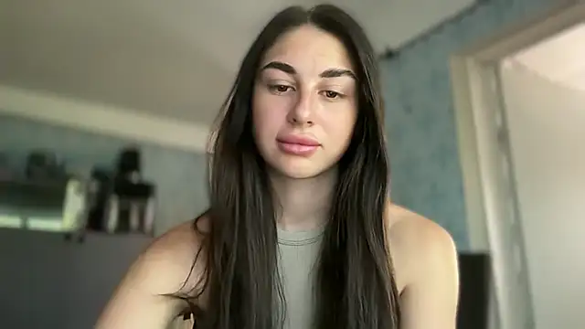 LiluMartiznir online show from August 5, 7:44 am