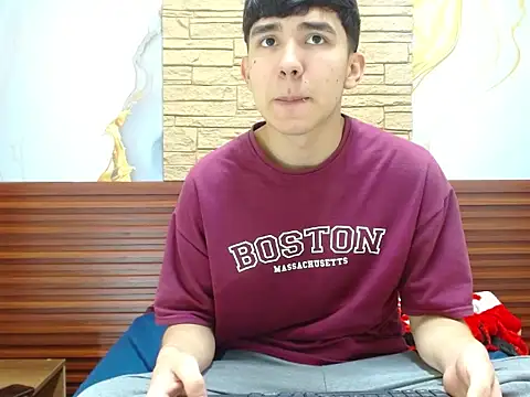 massimoferrera303av online show from February 25, 7:45 pm