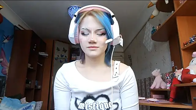 KathernSaulters online show from February 2, 6:56 am