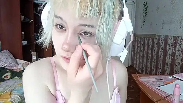 KathernSaulters online show from March 8, 7:01 am