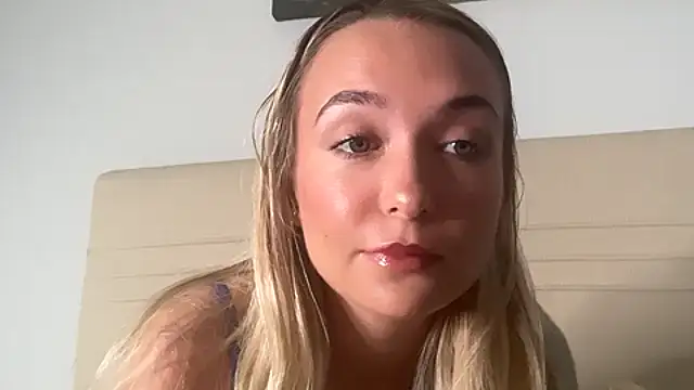 Snapshot of kelseyblu chatting on May 23, 10:36 pm kelseyblu online show from May 23, 10:36 pm