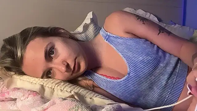 Snapshot of kelseyblu chatting on June 6, 11:31 pm kelseyblu online show from June 6, 11:31 pm
