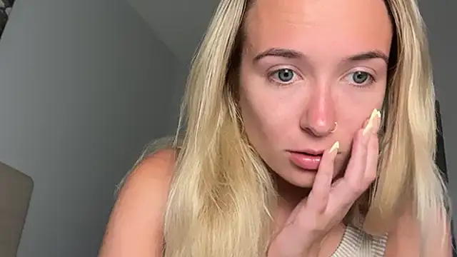 Snapshot of kelseyblu chatting on June 14, 11:18 pm kelseyblu online show from June 14, 11:18 pm