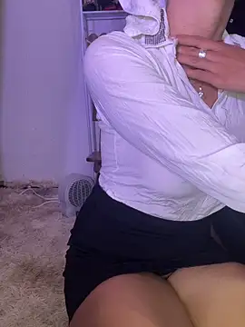 Isabelle Sara online show from May 29, 8:51 pm