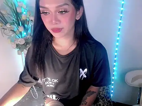 Snapshot of Darkness_Angel chatting on June 25, 5:12 am Darkness Angel online show from June 25, 5:12 am