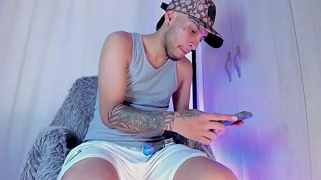 Velvet Angel online show from June 18, 8:02 pm