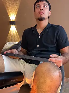 Noah Smith01 online show from June 4, 7:53 pm