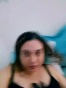Snapshot of risitos23 chatting on May 14, 2:40 am risitos23 online show from May 14, 2:40 am