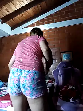 cristalprincess  online show from February 23, 1:36 am