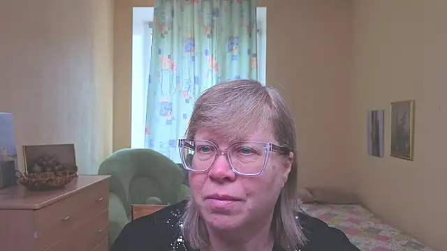 Snapshot of Emma_Eclipsee chatting on March 21, 11:59 am Emma Eclipsee online show from March 21, 11:59 am
