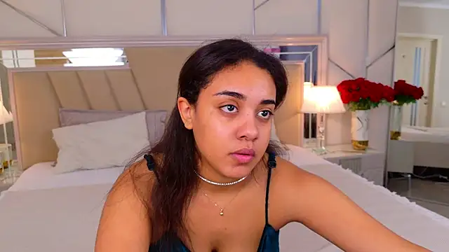 Luna Cortier online show from May 1, 5:34 am