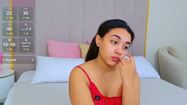 Snapshot of Luna_Cortier chatting on May 12, 5:48 am Luna Cortier online show from May 12, 5:48 am