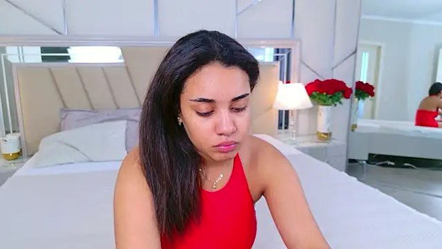 Snapshot of Luna_Cortier chatting on June 10, 5:18 am Luna Cortier online show from June 10, 5:18 am