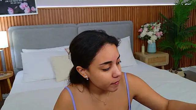 Snapshot of Luna_Cortier chatting on June 16, 5:32 am Luna Cortier online show from June 16, 5:32 am