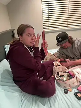 xxlivecouple online show from March 15, 4:29 am