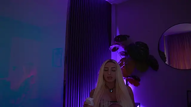 MissObsidian online show from June 24, 4:50 pm