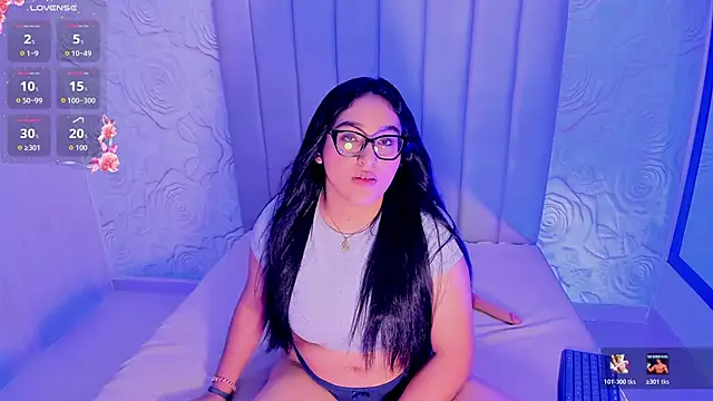 Snapshot of Lya_dubois_ chatting on June 27, 8:36 pm Lya dubois online show from June 27, 8:36 pm