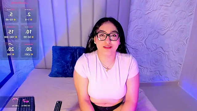 Snapshot of Lya_dubois_ chatting on July 9, 8:13 pm Lya dubois online show from July 9, 8:13 pm